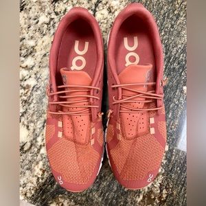 OC Like New Athletic Shoes